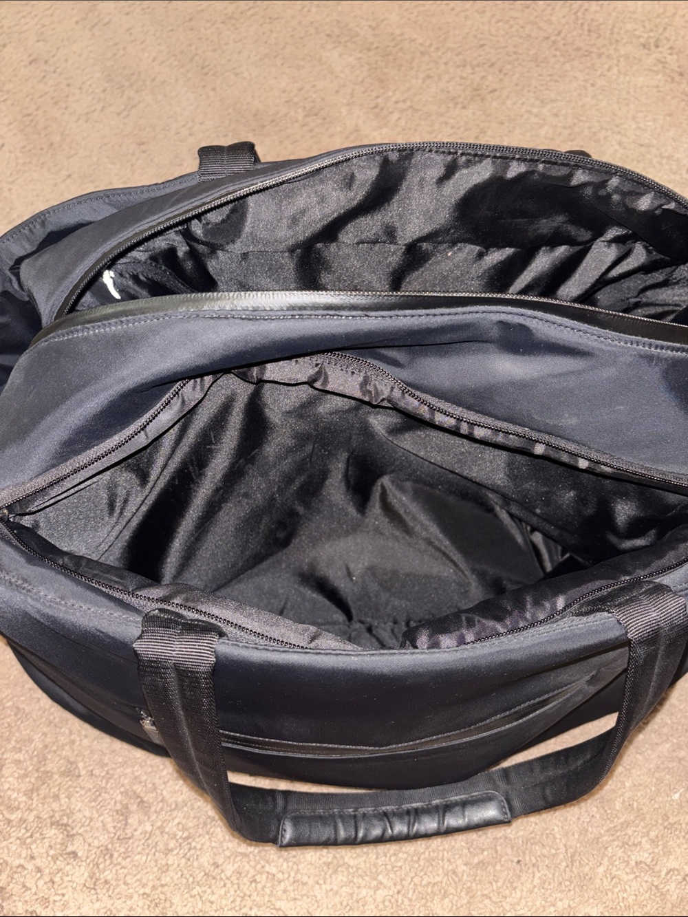 lululemon Go Getter Padded Weekender Bag in Black - Picture 6 of 8